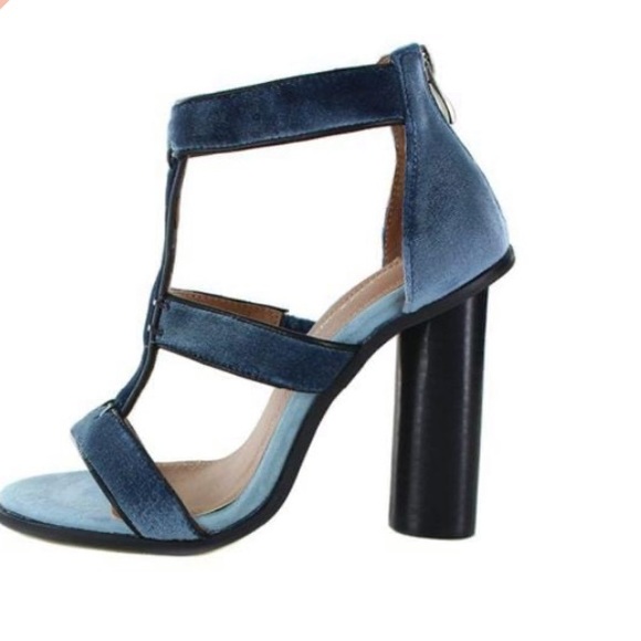 Alisa Mae velvet heels - Picture 2 of 8